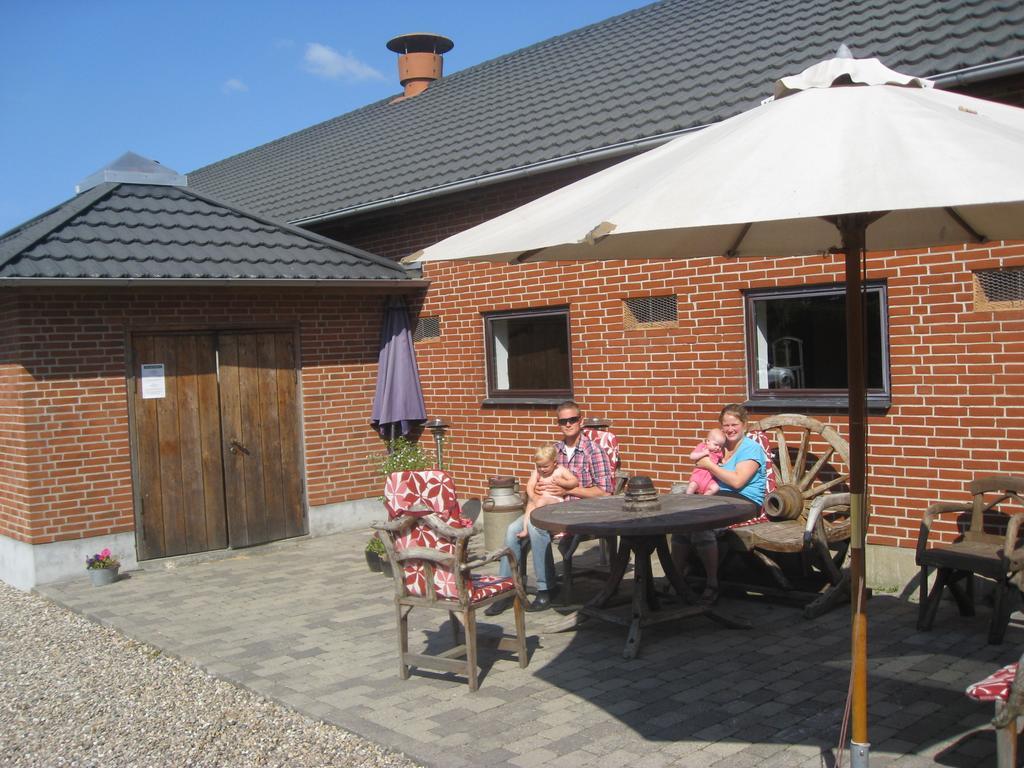 Den Gamle Kostald Bed & Breakfast Holsted Bagian luar foto